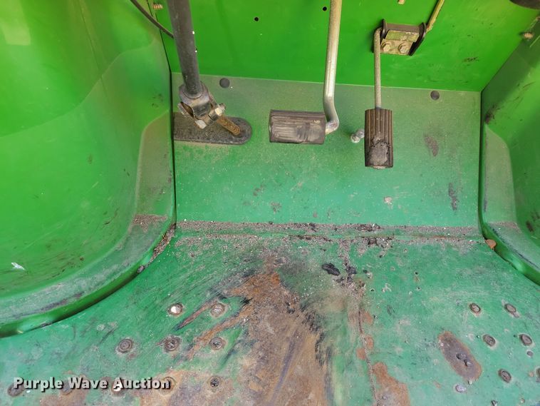 image for item NB9917 2010 John Deere Gator TS utility vehicle