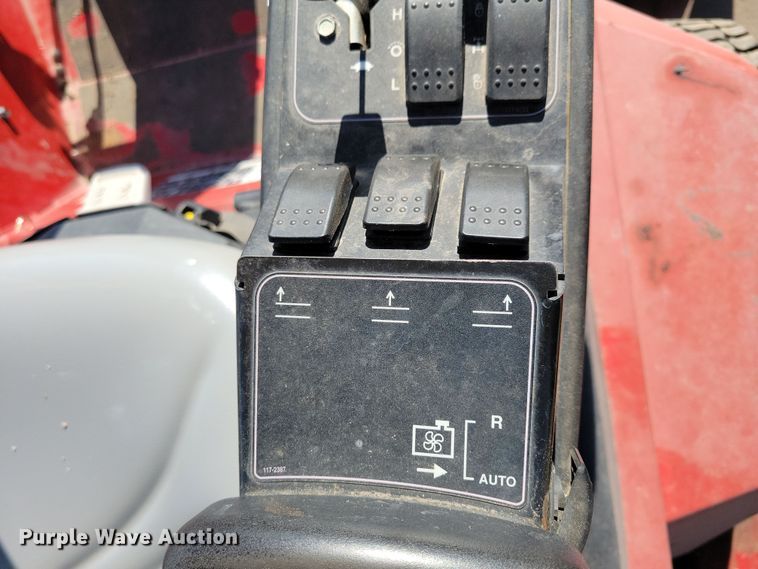 image for item NB9920 2013 Toro Groundsmaster 4000D lawn mower