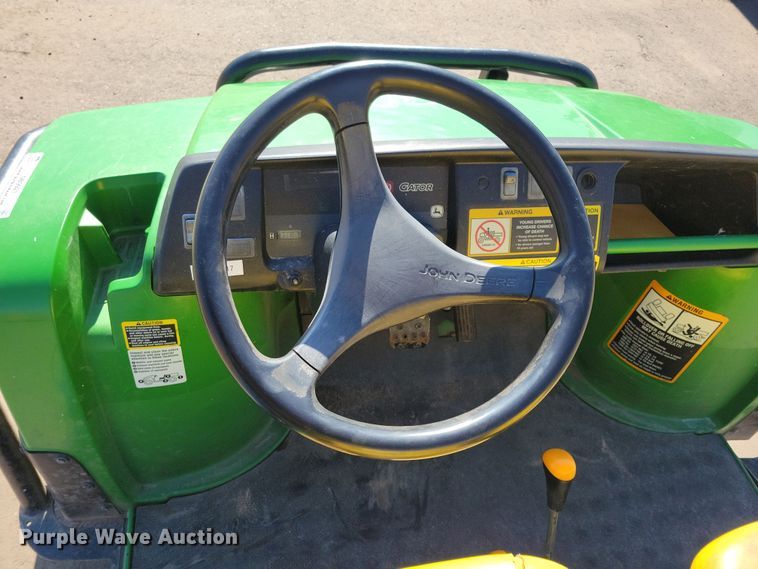 image for item NB9921 2014 John Deere  Gator TX utility vehicle