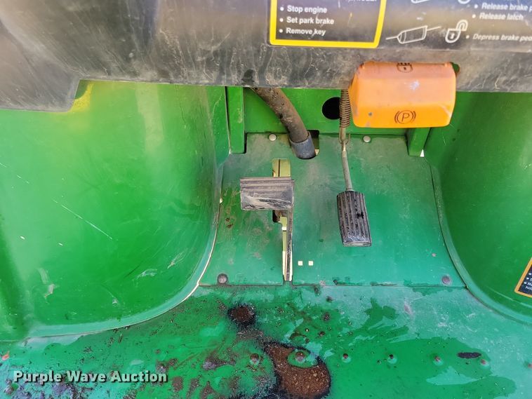 image for item NB9927 2007 John Deere Gator CX utility vehicle
