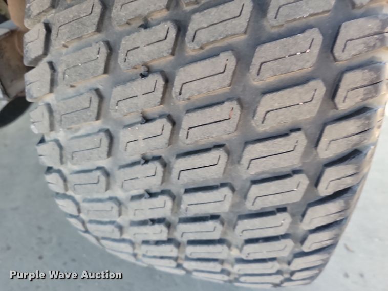 image for item NB9927 2007 John Deere Gator CX utility vehicle