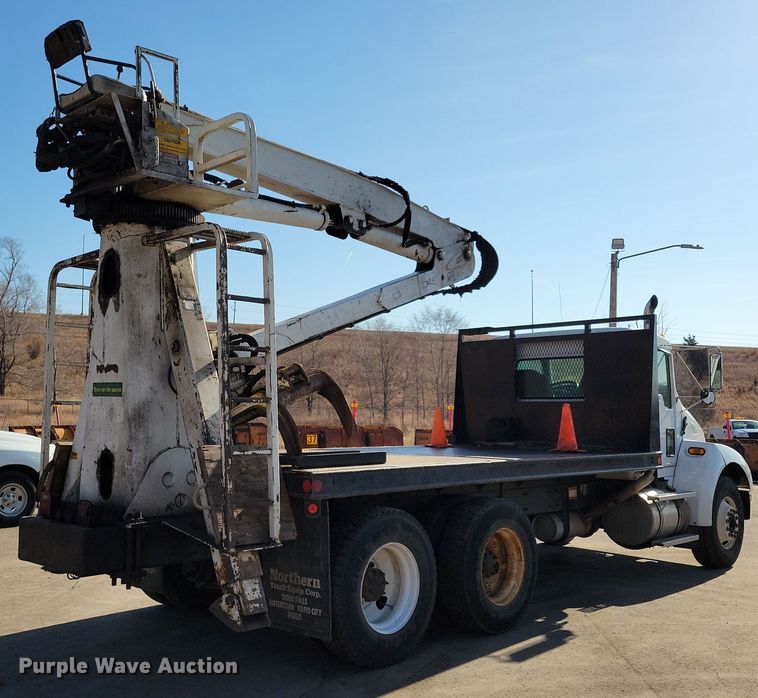 image for item NB9935 2005 Kenworth T300 log loader truck