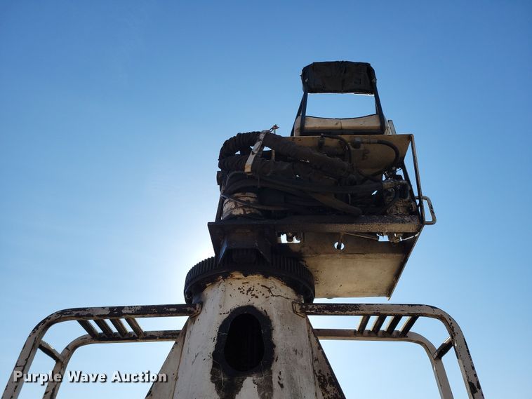 image for item NB9935 2005 Kenworth T300 log loader truck