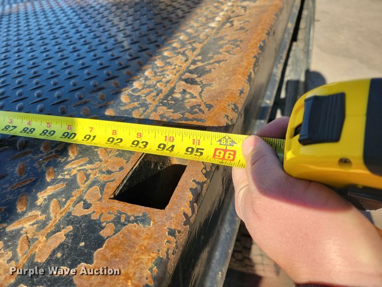 image for item NB9935 2005 Kenworth T300 log loader truck