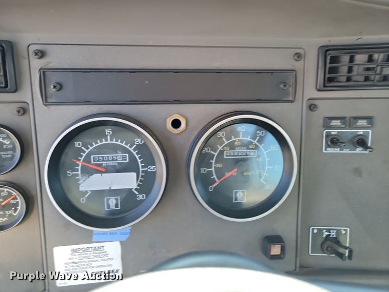 image for item NB9935 2005 Kenworth T300 log loader truck