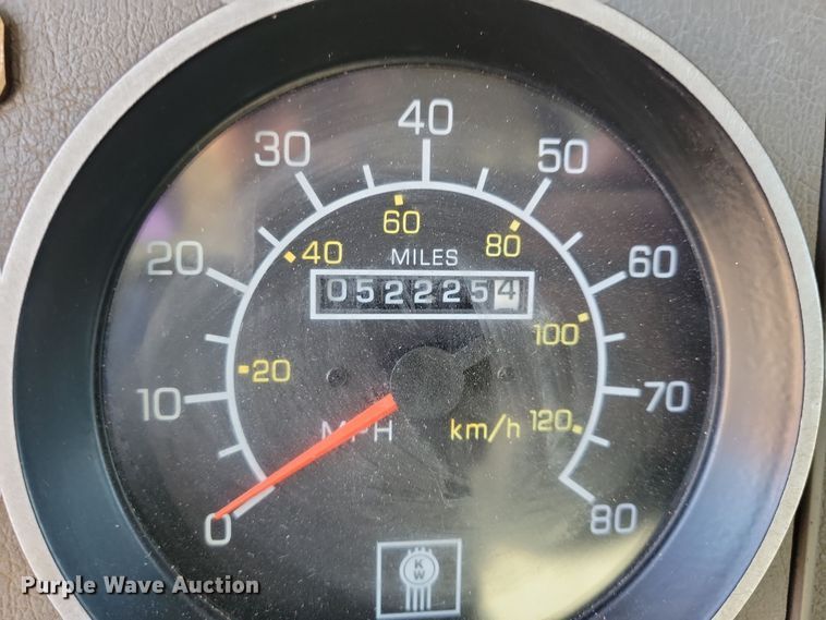 image for item NB9935 2005 Kenworth T300 log loader truck