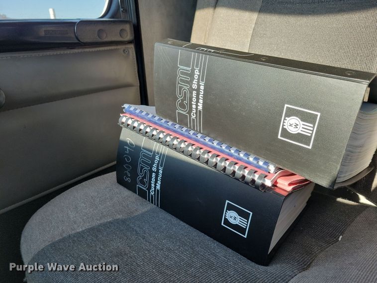 image for item NB9935 2005 Kenworth T300 log loader truck