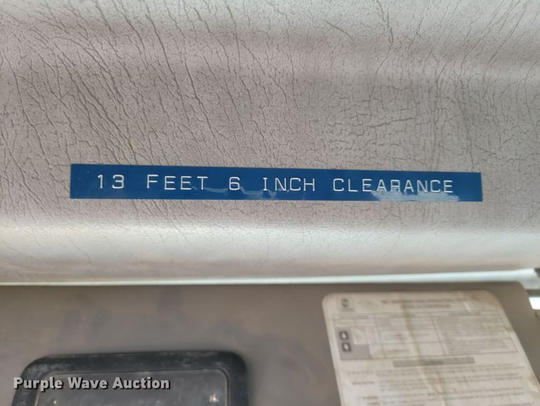 image for item NB9935 2005 Kenworth T300 log loader truck