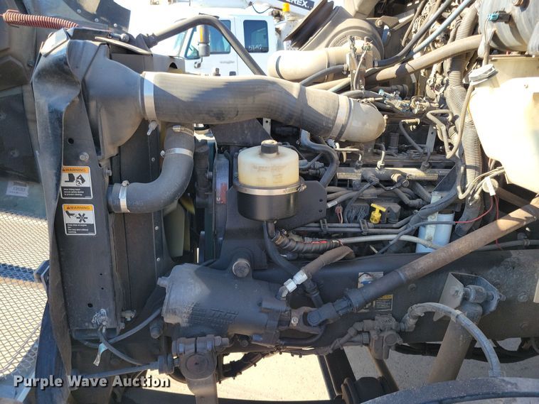 image for item NB9935 2005 Kenworth T300 log loader truck