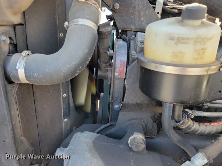 image for item NB9935 2005 Kenworth T300 log loader truck