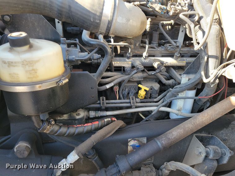 image for item NB9935 2005 Kenworth T300 log loader truck