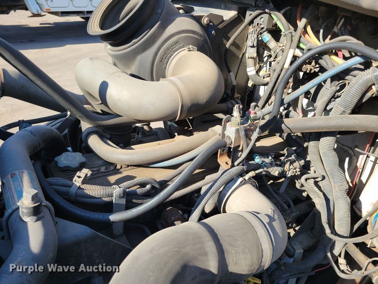 image for item NB9935 2005 Kenworth T300 log loader truck