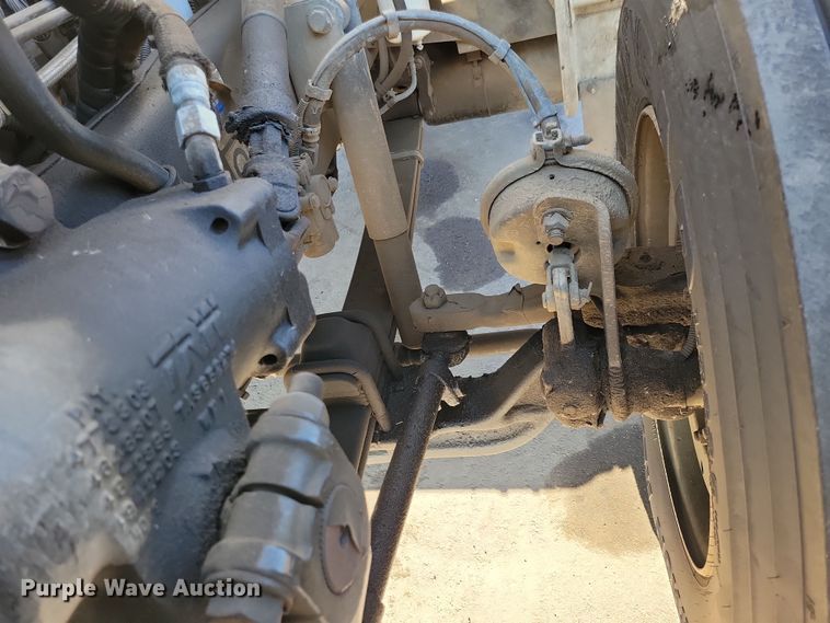 image for item NB9935 2005 Kenworth T300 log loader truck