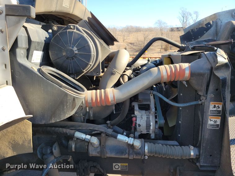 image for item NB9935 2005 Kenworth T300 log loader truck