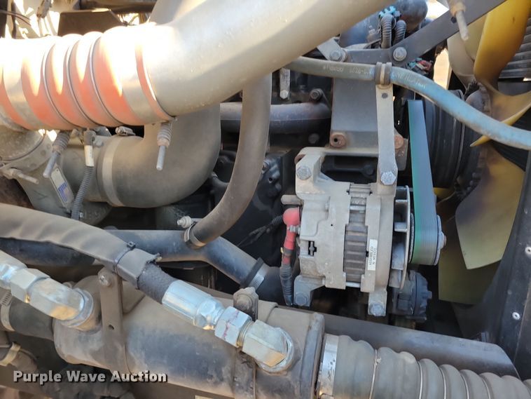 image for item NB9935 2005 Kenworth T300 log loader truck