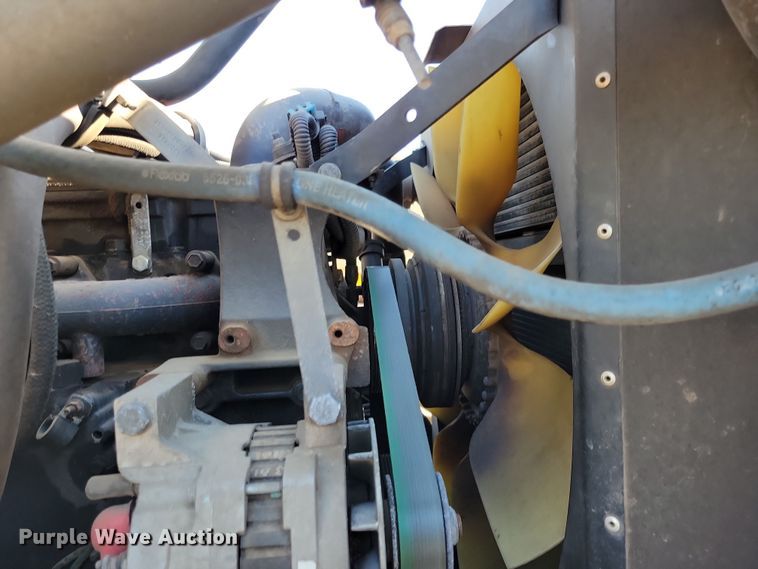 image for item NB9935 2005 Kenworth T300 log loader truck