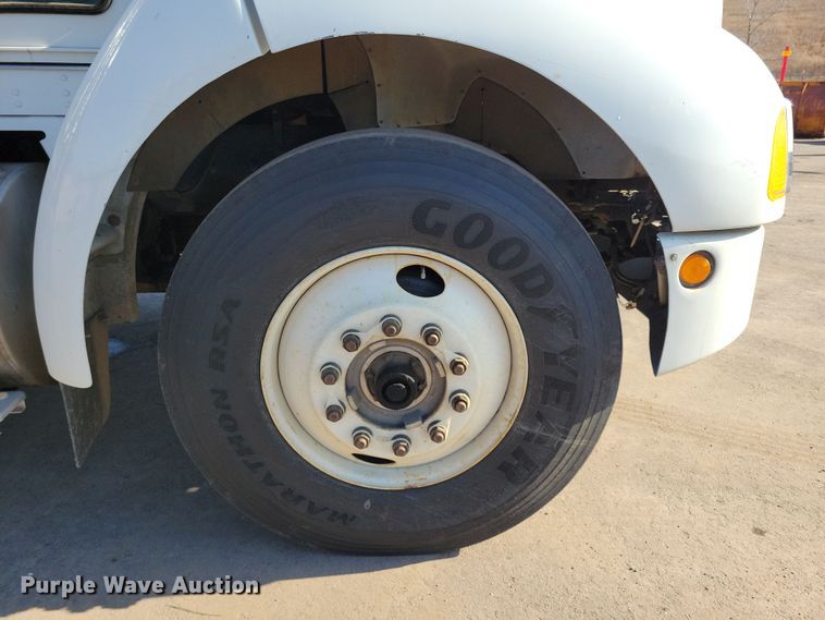 image for item NB9935 2005 Kenworth T300 log loader truck