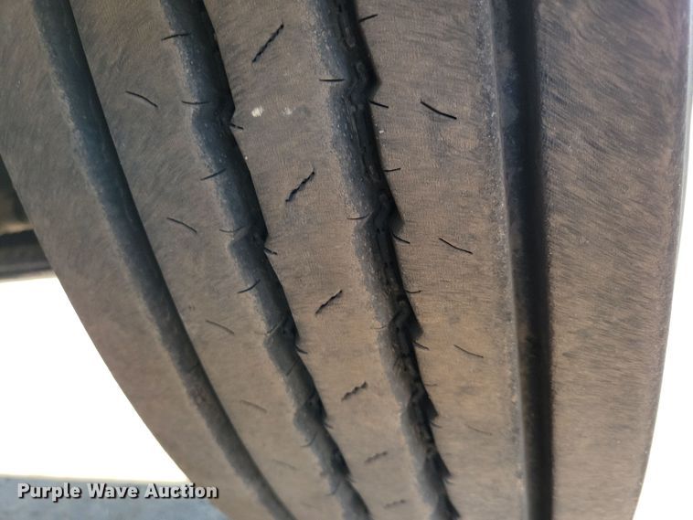 image for item NB9935 2005 Kenworth T300 log loader truck