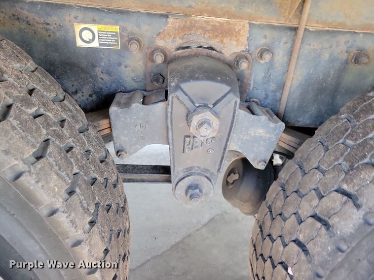 image for item NB9935 2005 Kenworth T300 log loader truck