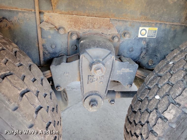 image for item NB9935 2005 Kenworth T300 log loader truck