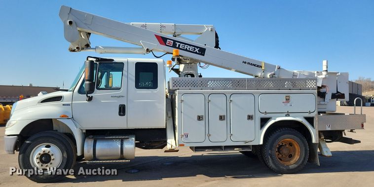 image for item NB9936 2010 International DuraStar 4400 bucket truck