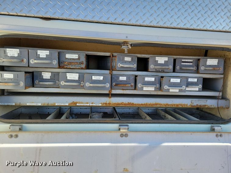 image for item NB9936 2010 International DuraStar 4400 bucket truck