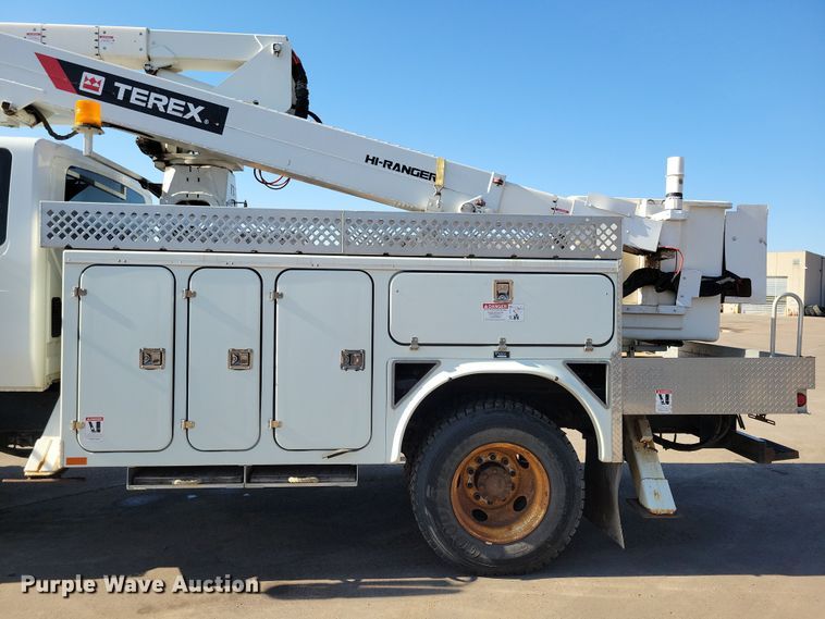 image for item NB9936 2010 International DuraStar 4400 bucket truck