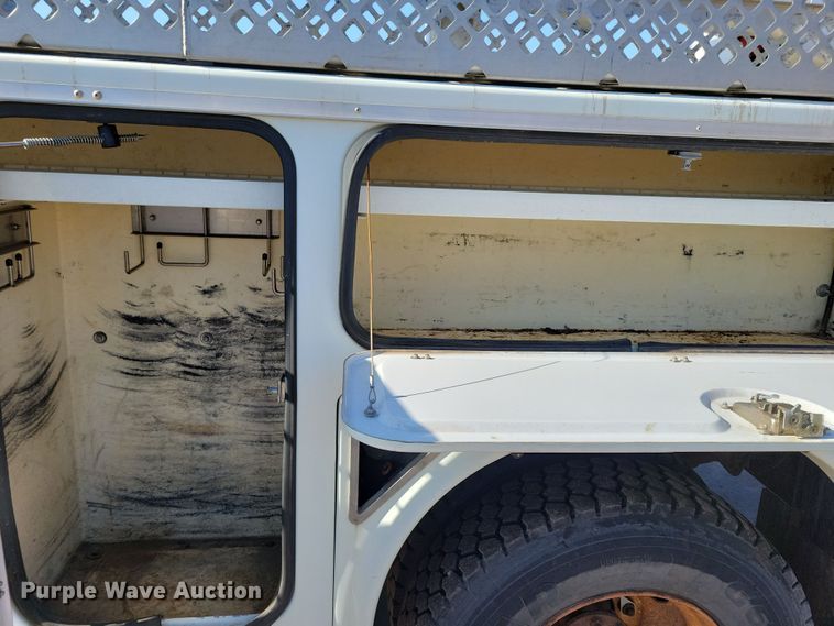 image for item NB9936 2010 International DuraStar 4400 bucket truck