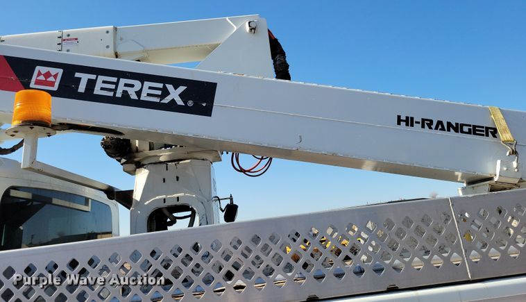 image for item NB9936 2010 International DuraStar 4400 bucket truck