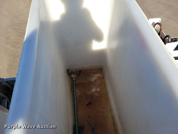 image for item NB9936 2010 International DuraStar 4400 bucket truck