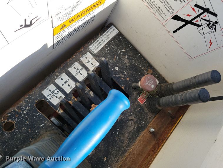 image for item NB9936 2010 International DuraStar 4400 bucket truck