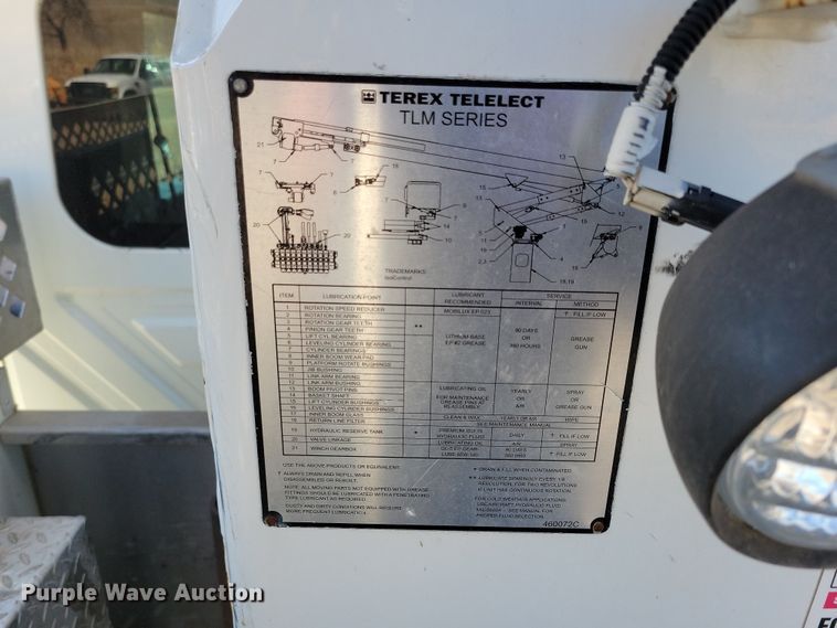 image for item NB9936 2010 International DuraStar 4400 bucket truck