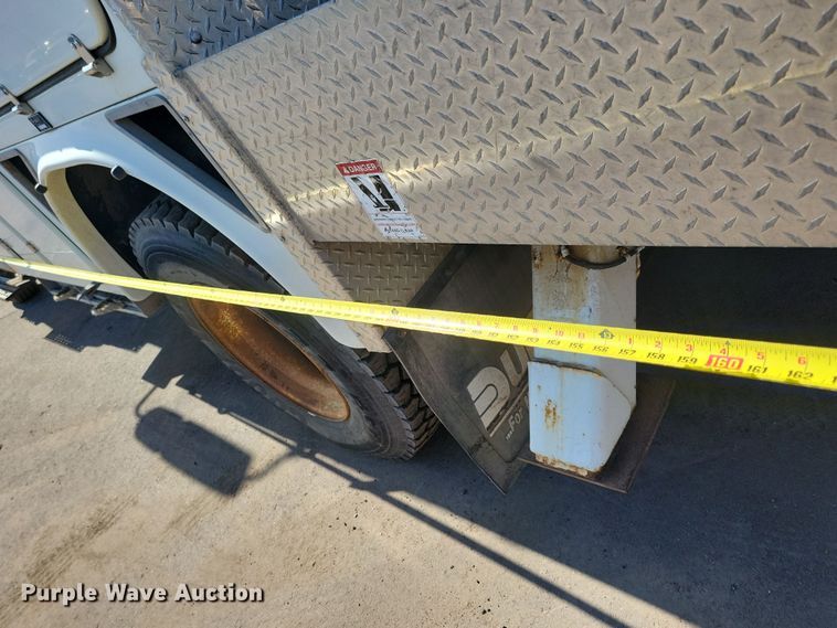 image for item NB9936 2010 International DuraStar 4400 bucket truck