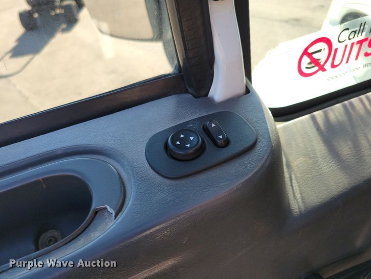 image for item NB9936 2010 International DuraStar 4400 bucket truck