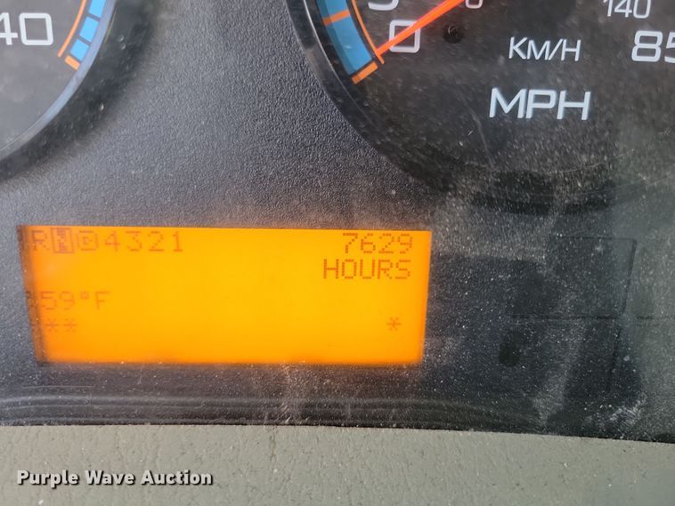 image for item NB9936 2010 International DuraStar 4400 bucket truck