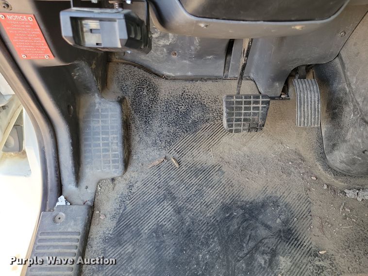 image for item NB9936 2010 International DuraStar 4400 bucket truck