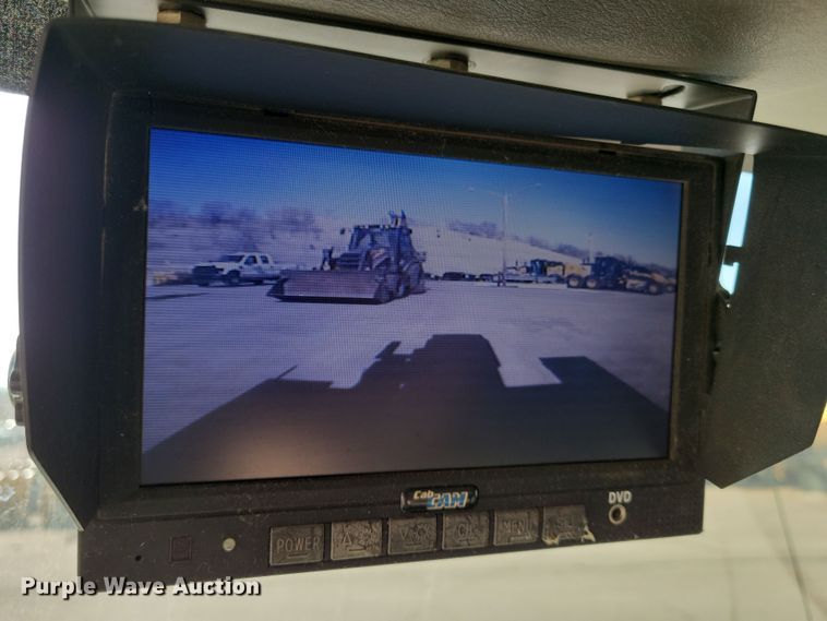 image for item NB9936 2010 International DuraStar 4400 bucket truck