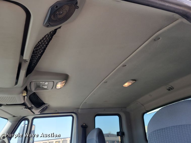 image for item NB9936 2010 International DuraStar 4400 bucket truck