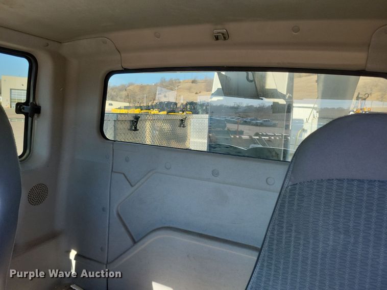 image for item NB9936 2010 International DuraStar 4400 bucket truck