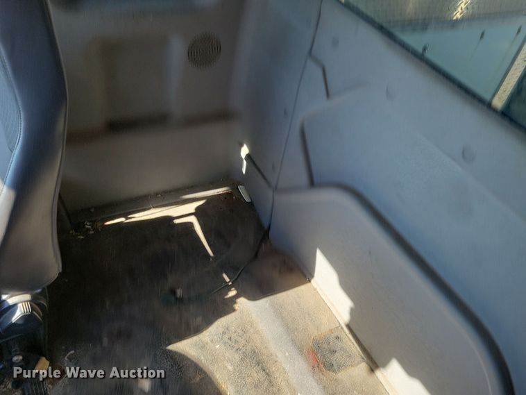 image for item NB9936 2010 International DuraStar 4400 bucket truck