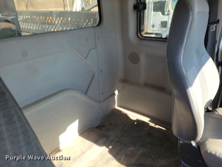 image for item NB9936 2010 International DuraStar 4400 bucket truck