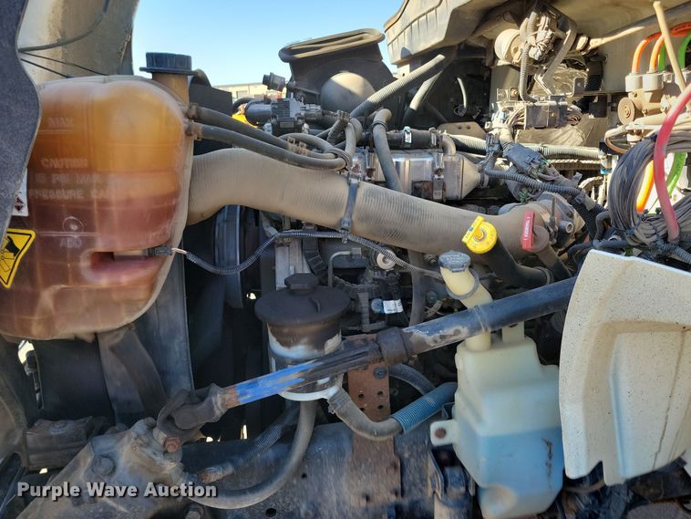 image for item NB9936 2010 International DuraStar 4400 bucket truck