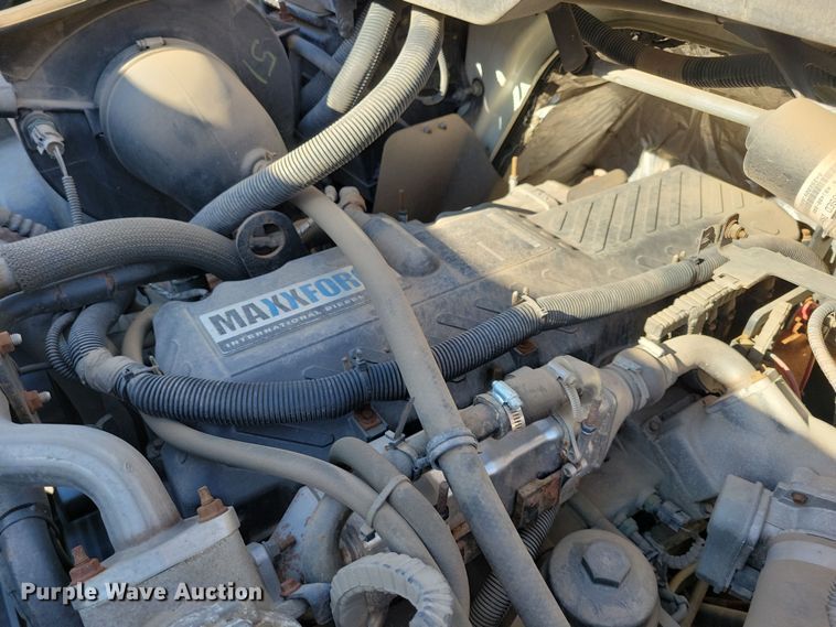 image for item NB9936 2010 International DuraStar 4400 bucket truck