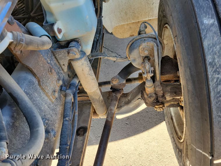 image for item NB9936 2010 International DuraStar 4400 bucket truck