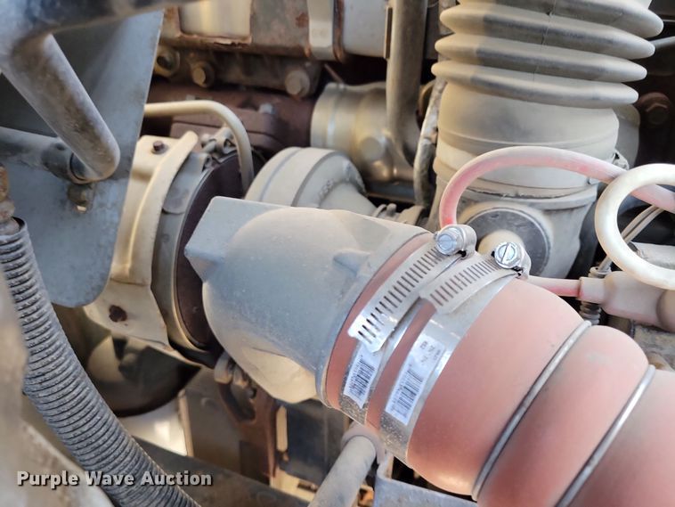 image for item NB9936 2010 International DuraStar 4400 bucket truck