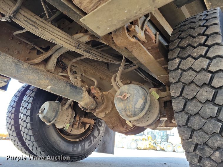 image for item NB9936 2010 International DuraStar 4400 bucket truck