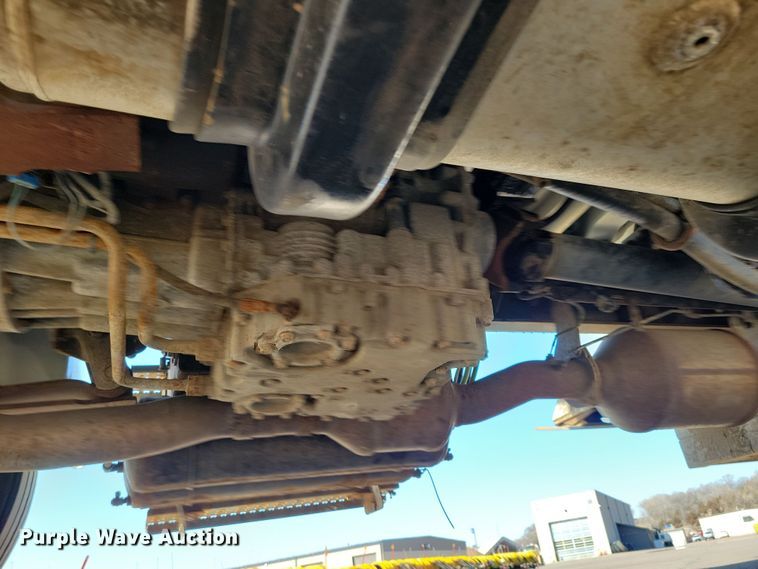 image for item NB9936 2010 International DuraStar 4400 bucket truck