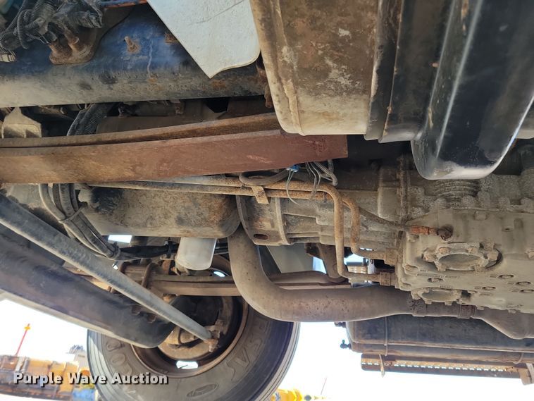 image for item NB9936 2010 International DuraStar 4400 bucket truck