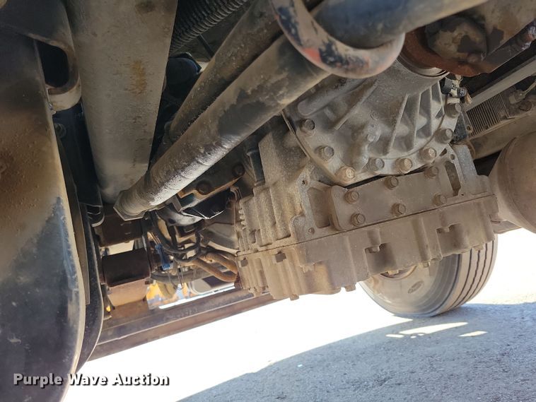 image for item NB9936 2010 International DuraStar 4400 bucket truck