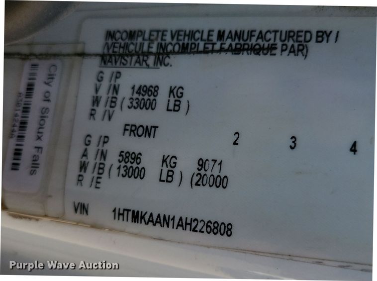 image for item NB9936 2010 International DuraStar 4400 bucket truck